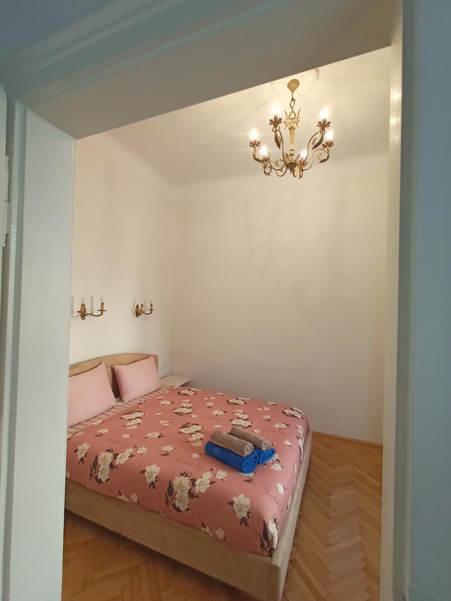 Garden Of Light Apartment Sibiu Buitenkant foto