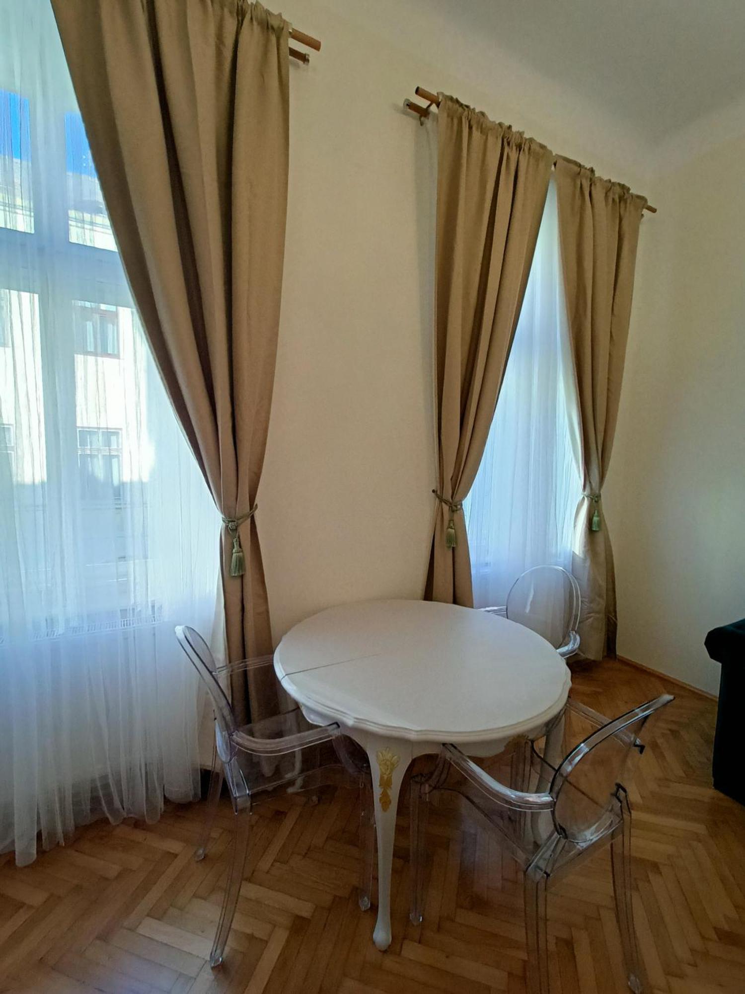 Garden Of Light Apartment Sibiu Buitenkant foto