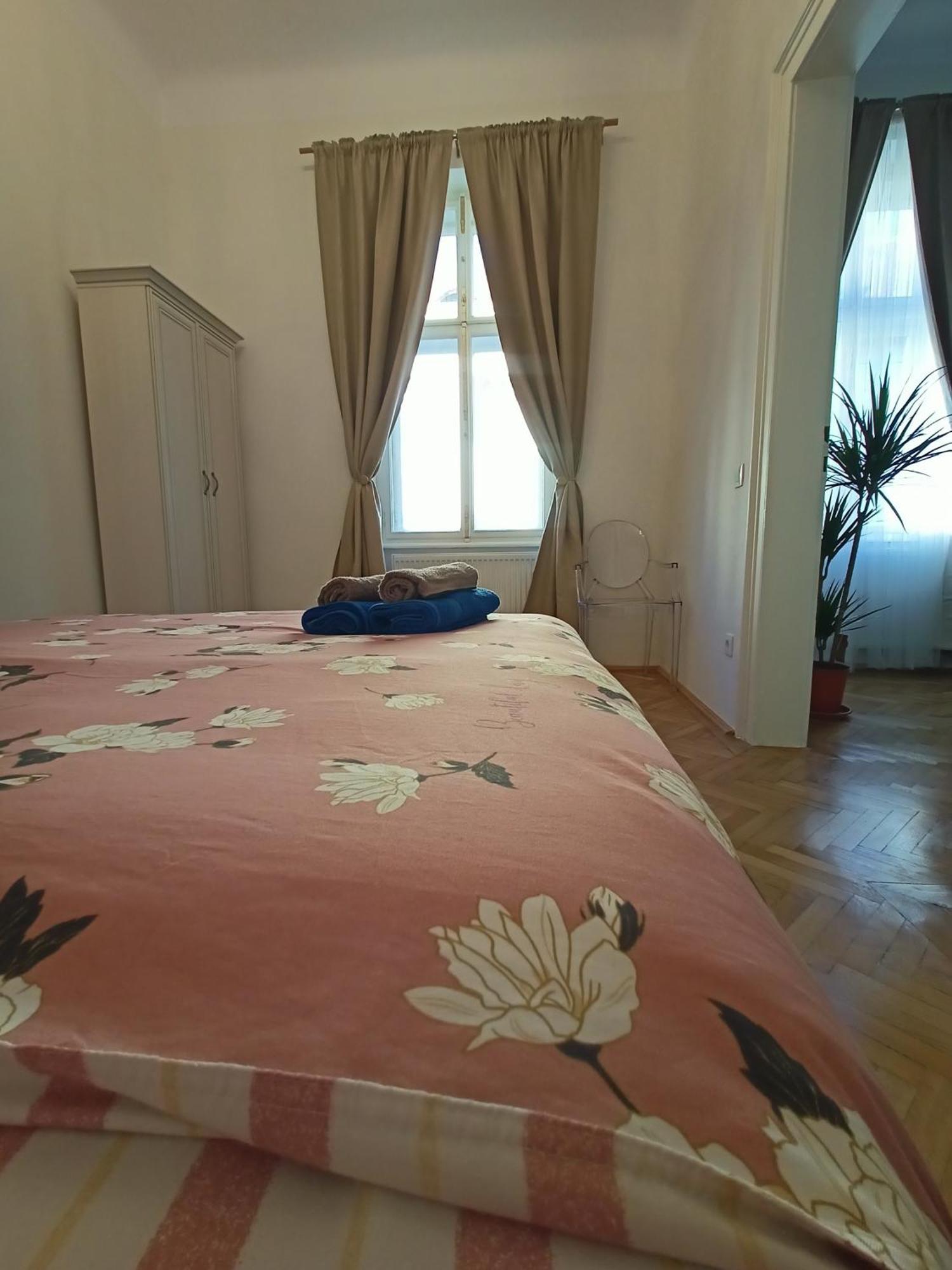 Garden Of Light Apartment Sibiu Buitenkant foto