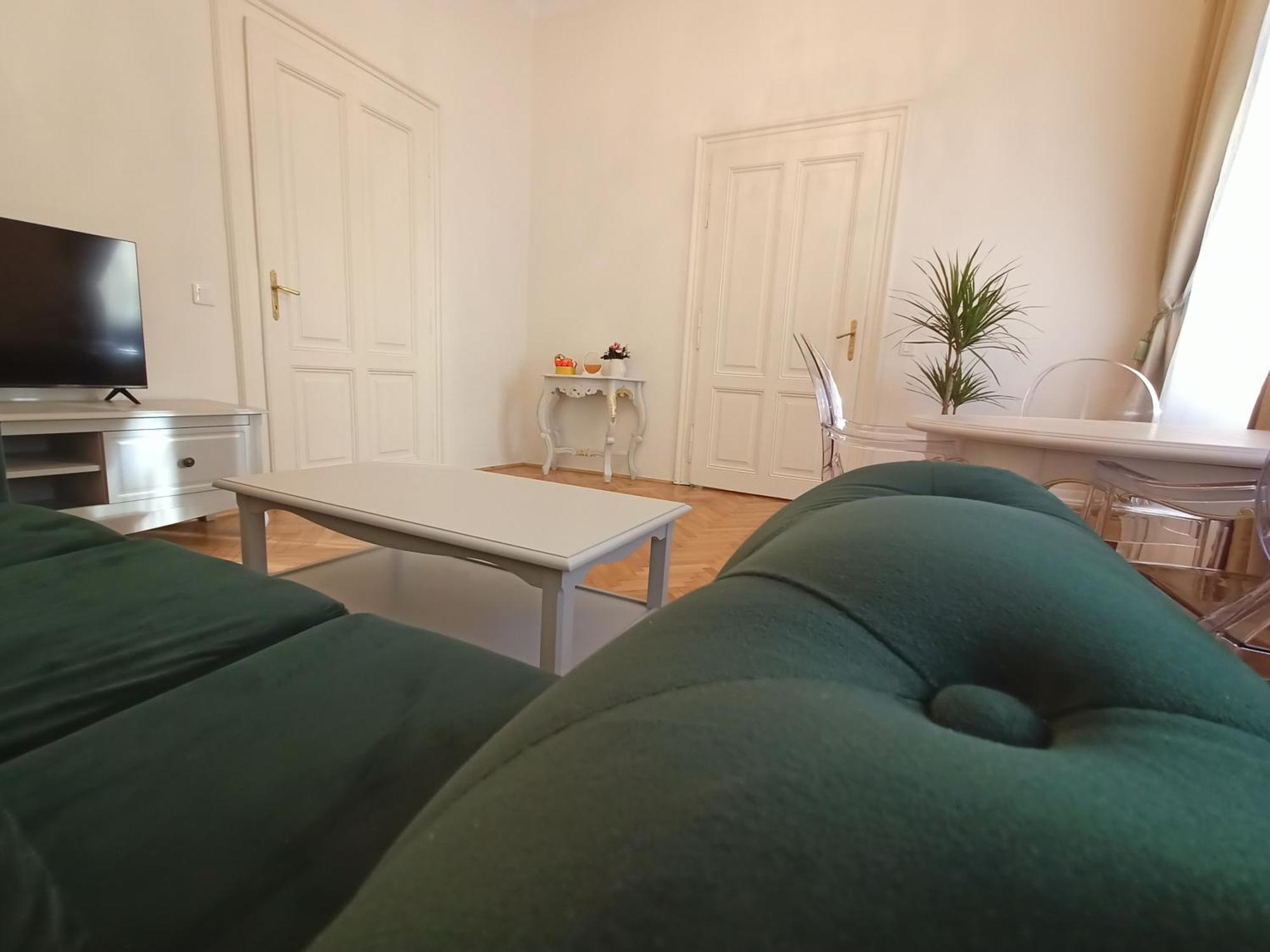 Garden Of Light Apartment Sibiu Buitenkant foto
